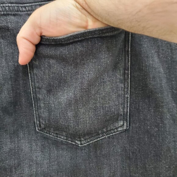 Universal Thread Womans Black Wash Distressed Frayed Hem Denim Skirt Plus 18/34R - Picture 7 of 8